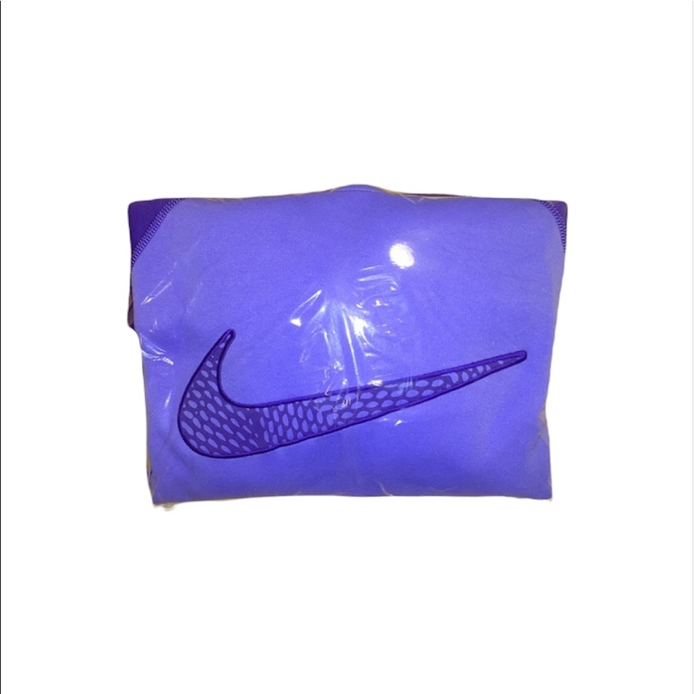 Pre-loved Nike: Medium Purple Thermal Fit Workout Hoodie - Picture 3 of 4